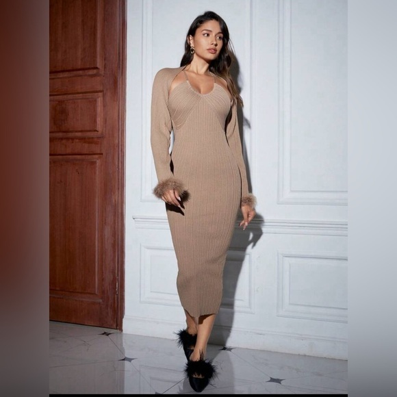 Used once  Brown Long Sleeve Solid Knit Midi Dress Size Medium✨ - Picture 3 of 4